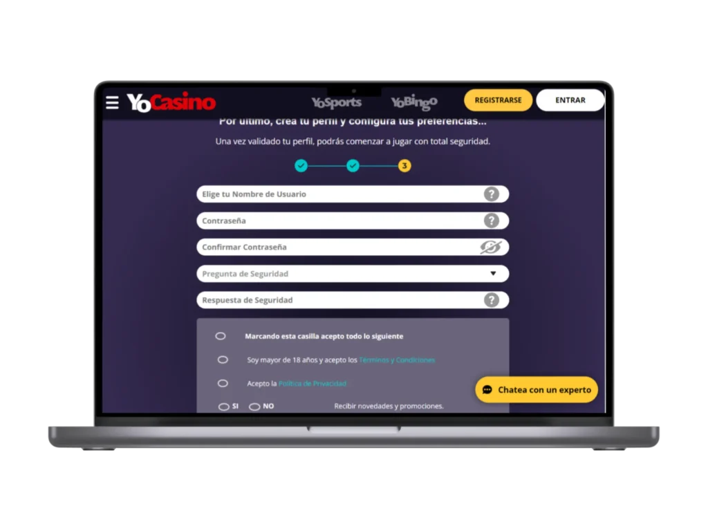 El portátil muestra el paso 3 del registro de YoCasino, donde se muestran los campos de nombre de usuario y seguridad para la configuración de la cuenta.